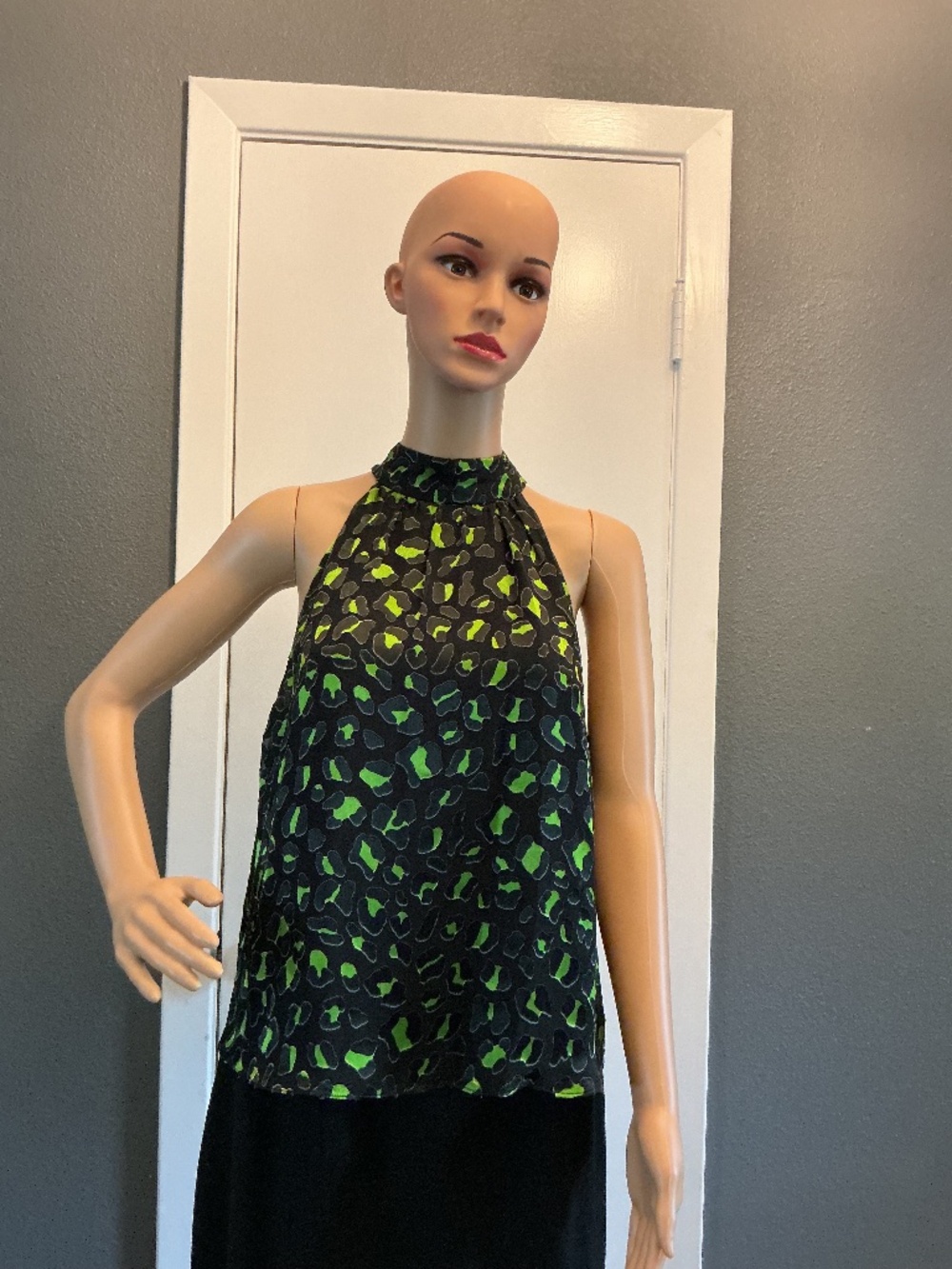 Alice and Olivia NWT halter top black green print Size S